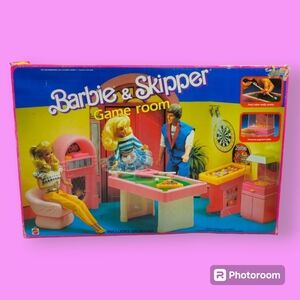 Vintage 1988 Barbie & Skipper Game Room